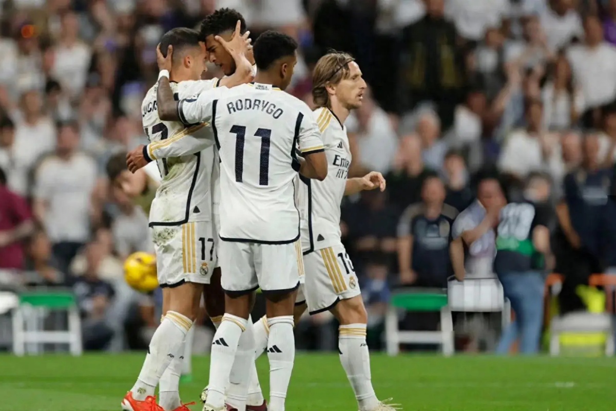 九游-多特蒙德关键一役惨遭绝杀，球迷难掩失望，那么所以专业.-九游