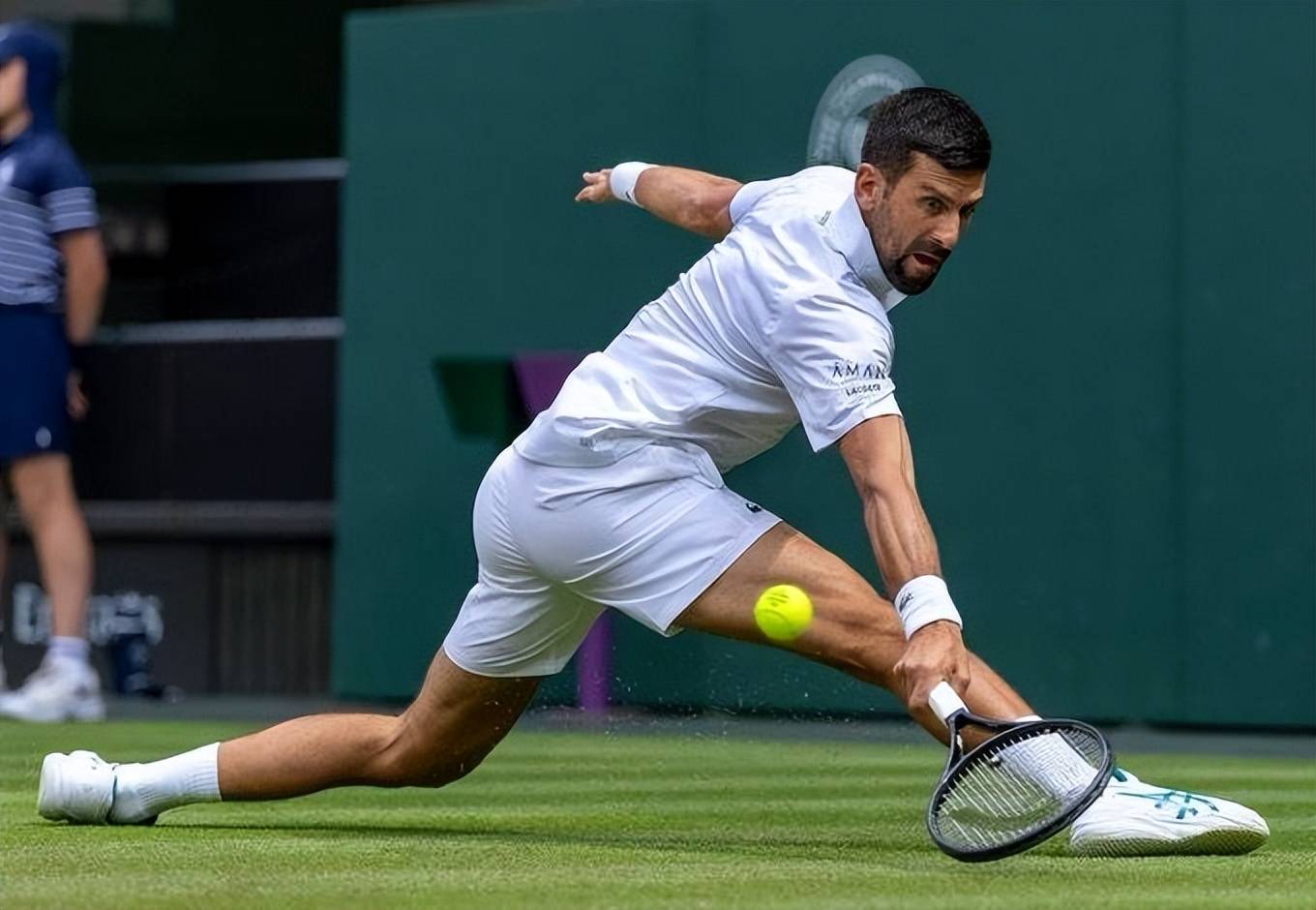 jiu you-最后时刻胜出引发热议！，德约科维奇在FPX比赛中表现优异热度持续攀升-jiu you