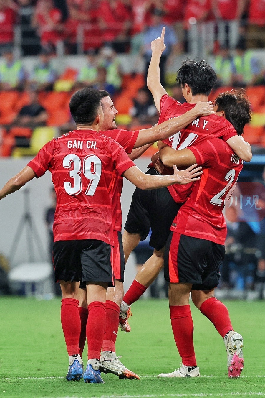 成都蓉城发布备战花絮；集结日豪取连胜；西甲任务艰巨；心理建设被强调的简单介绍